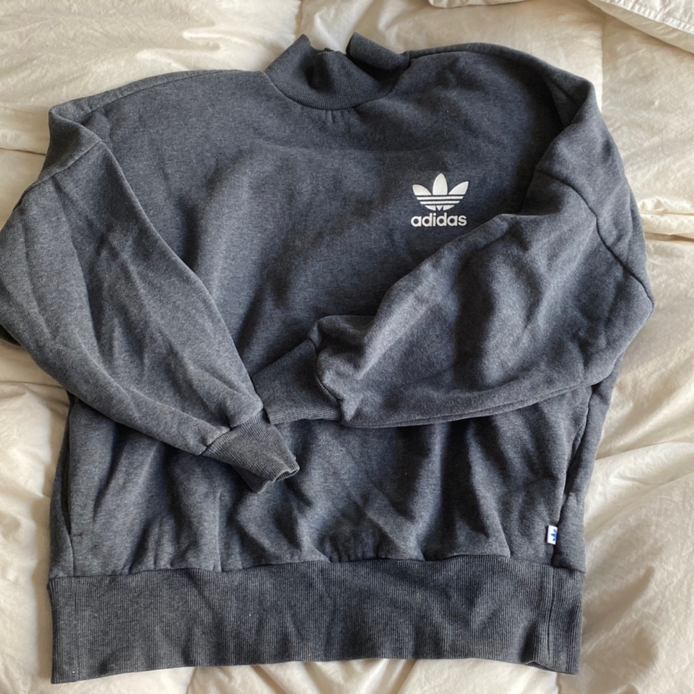 Lightly worn adidas sweatshirt mock neck crewneck sweater logo pullover pockets